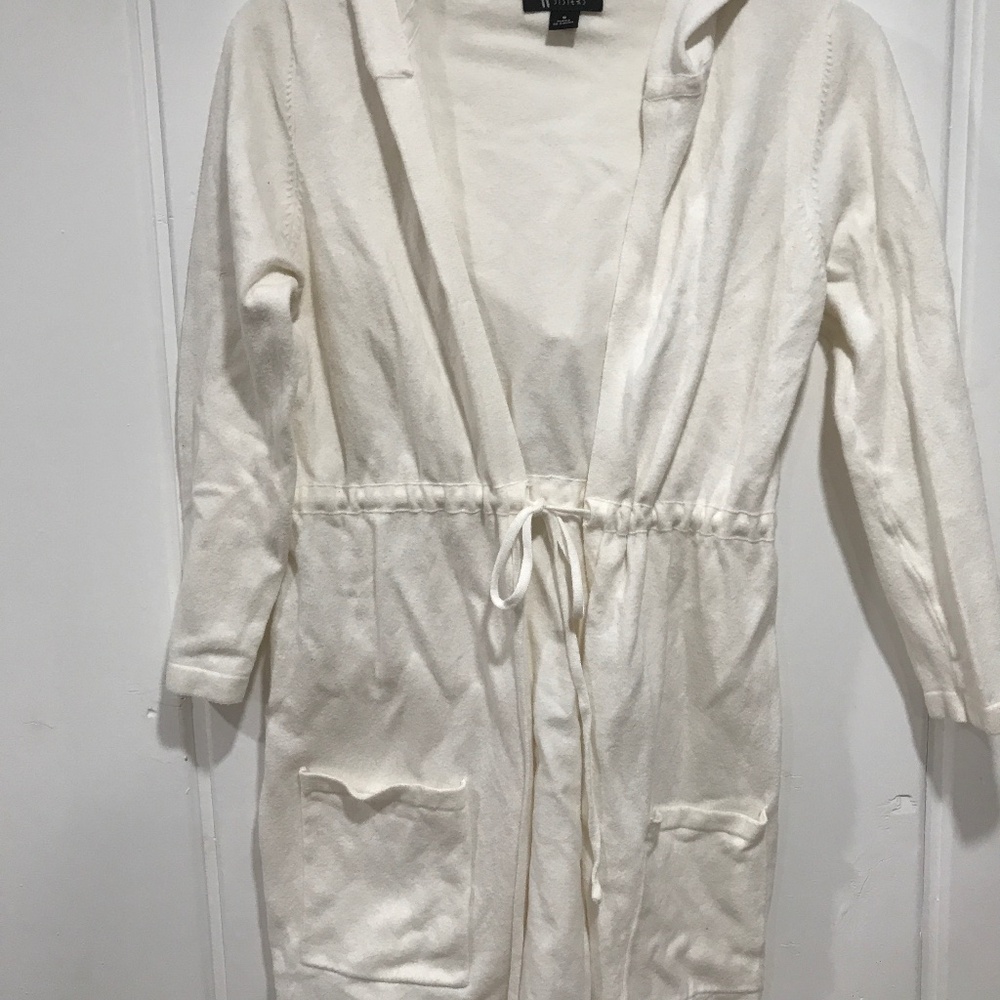 White hooded sweater with drawstring at waist